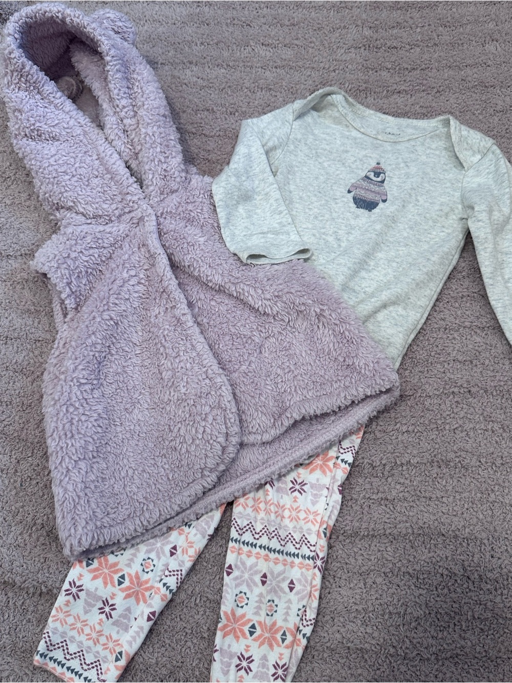 ❄️ Carter’s 3 Piece Winter Outfit Set 12M Fleece Vest Penguin Bodysuit *